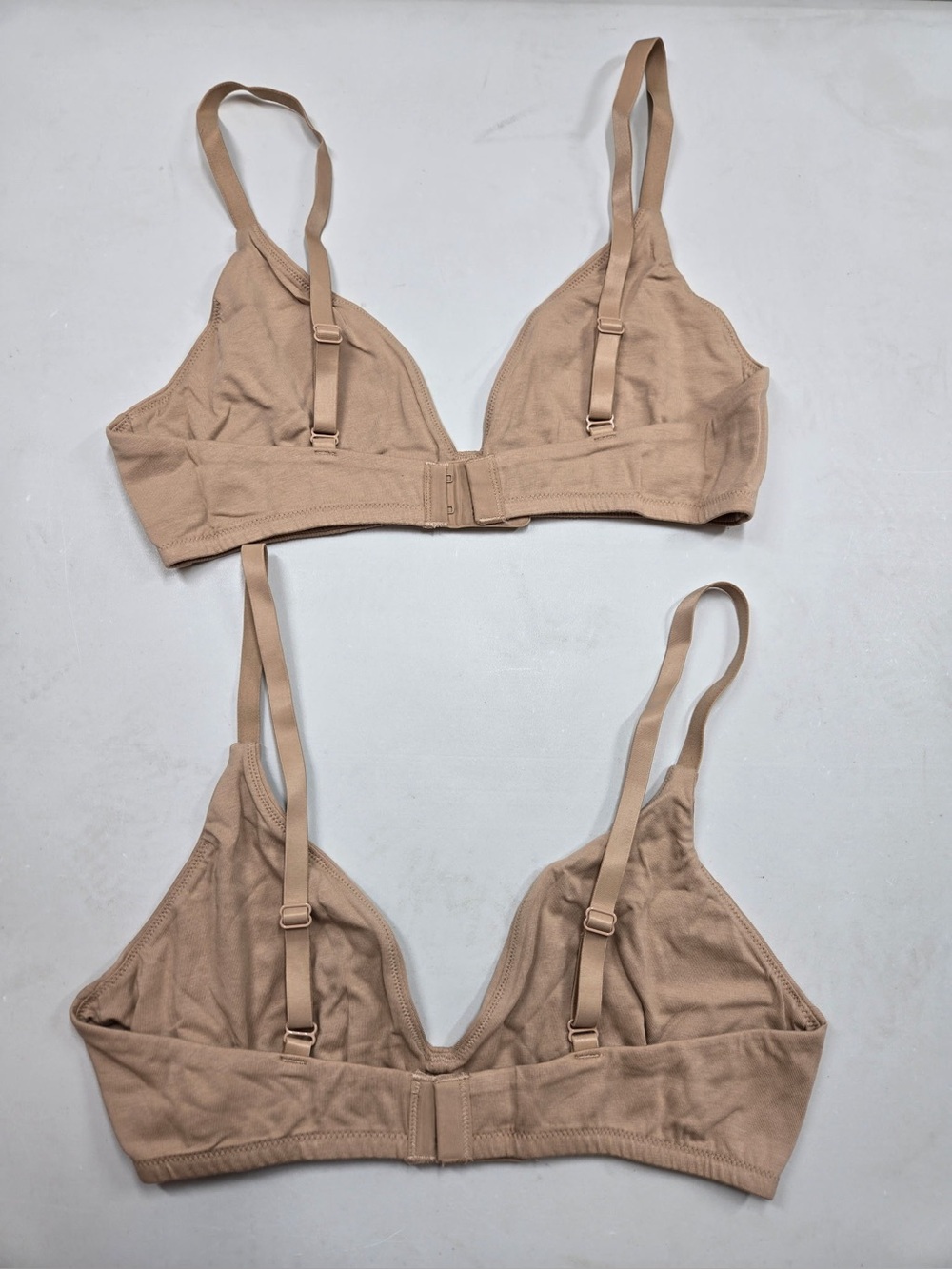 NWOT QUINCE 2 Pack Organic Cotton Triangle Bralettes Large Sand 0339 - Picture 6 of 10